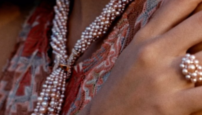 Best Gemstone Necklaces for UAE Brides