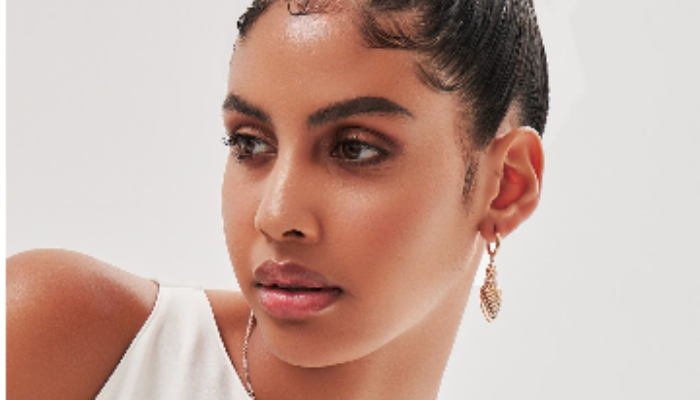 Lightweight Earrings for Everyday UAE Wear