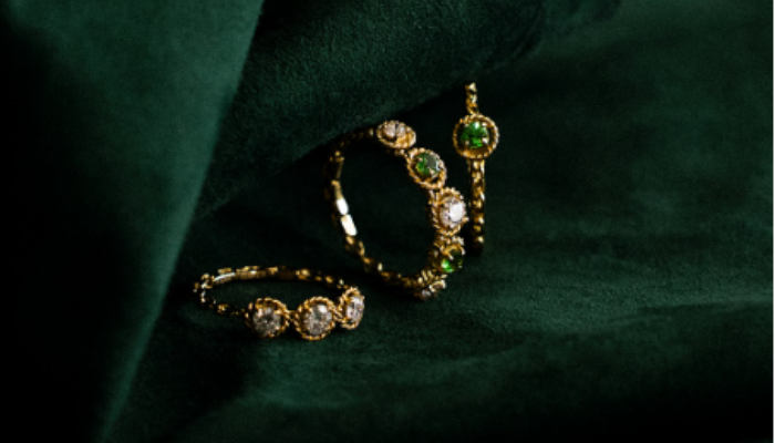 What is Antique Gold Jewellery