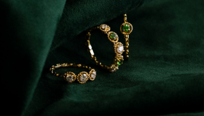 What to Look For When Buying Handcrafted Gold Jewelry?