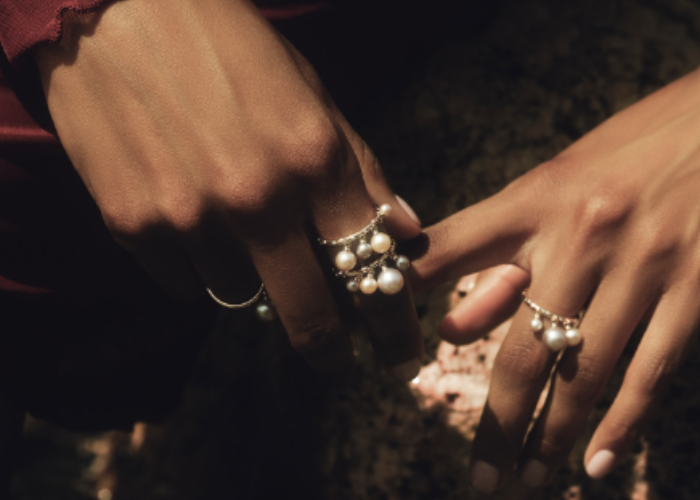 What Jewelry Should a Groom Wear