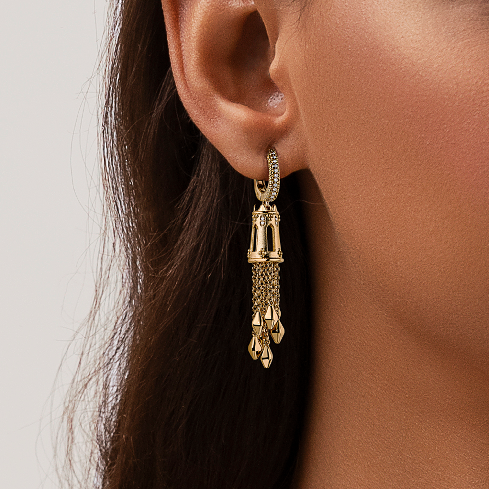 Fanoos Gafla 1446 Al Ain Earrings