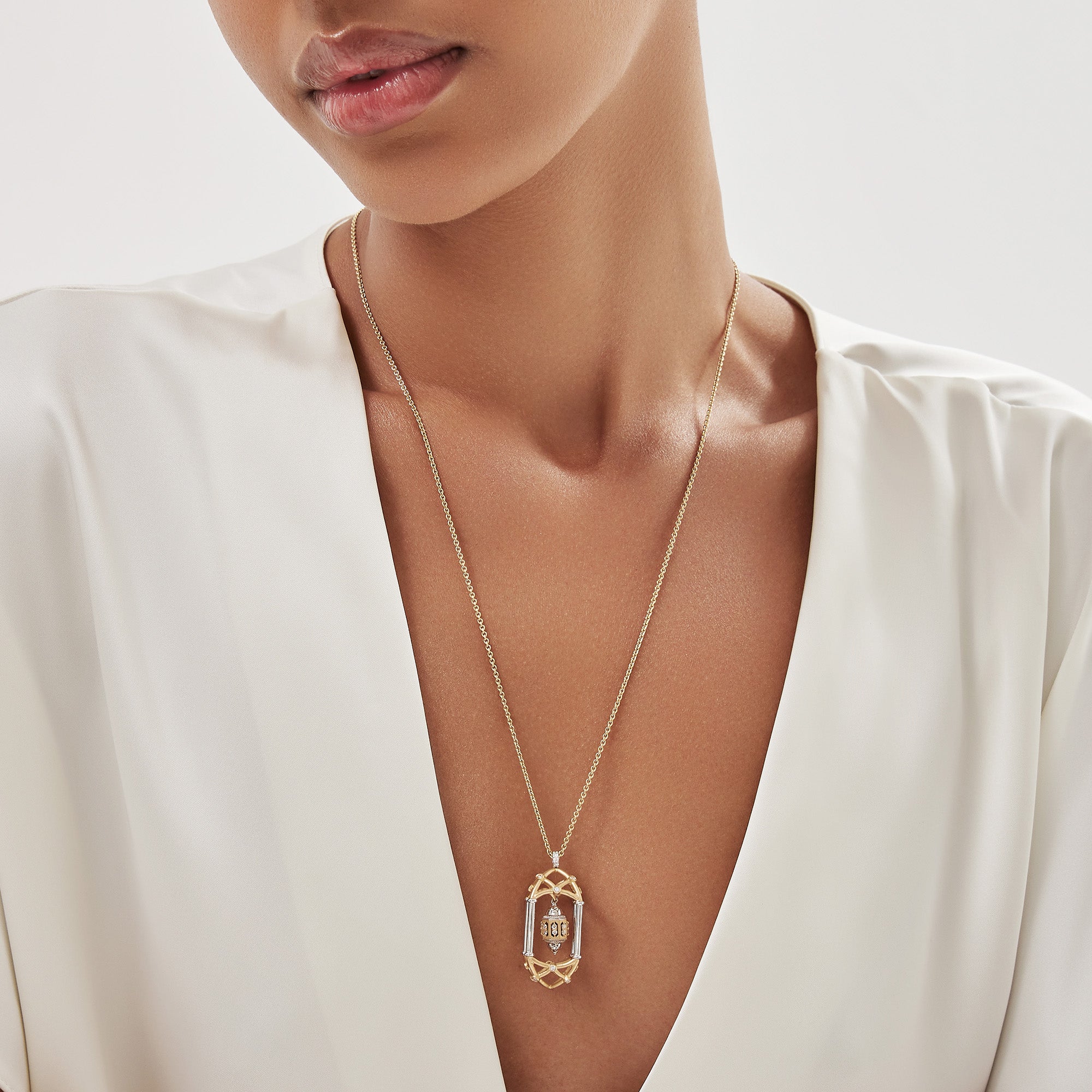 Fanoos Gafla 1439 Alexandria Necklace