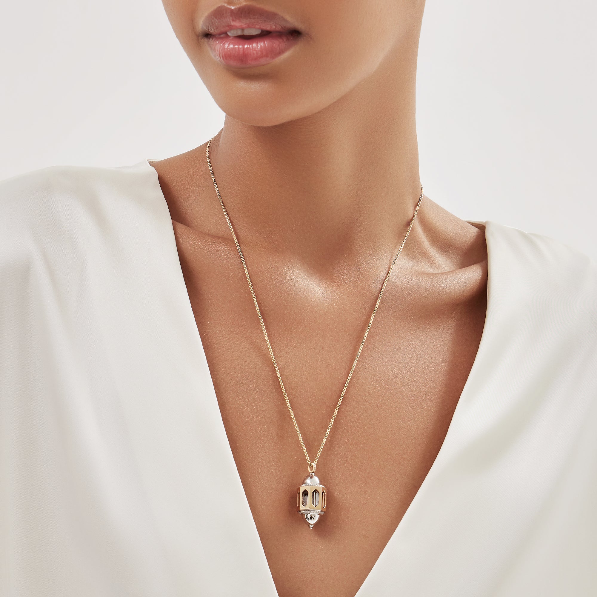 Fanoos Gafla 1438 Dubai Necklace